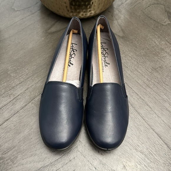 LifeStride Isabelle Wedge Slip-On - Picture 4 of 6